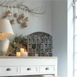 LOBERON Adventskalender Léran Grau Grau -Innenbeleuchtung, Wein- und Süßwarengeschäfte unnamed file 54